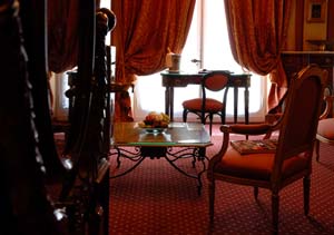 3 person deluxe suite